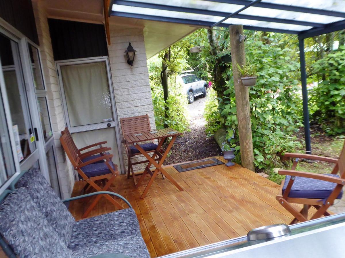 Mount Tutu Eco-Sanctuary Bed and Breakfast Ohauiti Exteriör bild