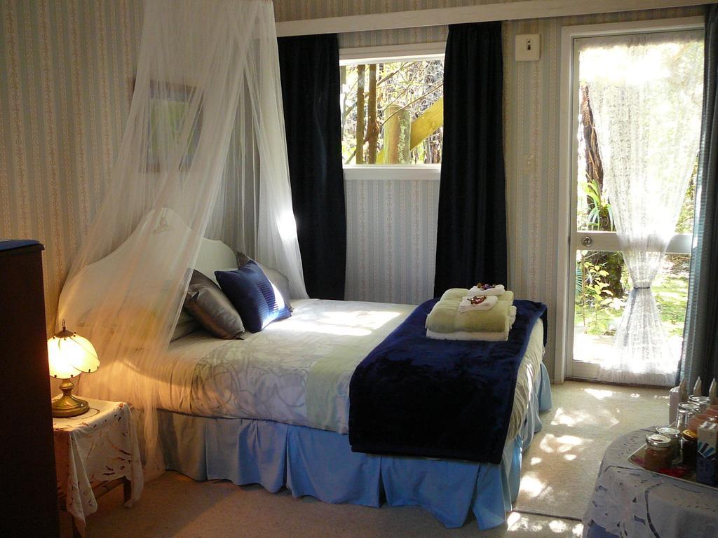 Mount Tutu Eco-Sanctuary Bed and Breakfast Ohauiti Rum bild