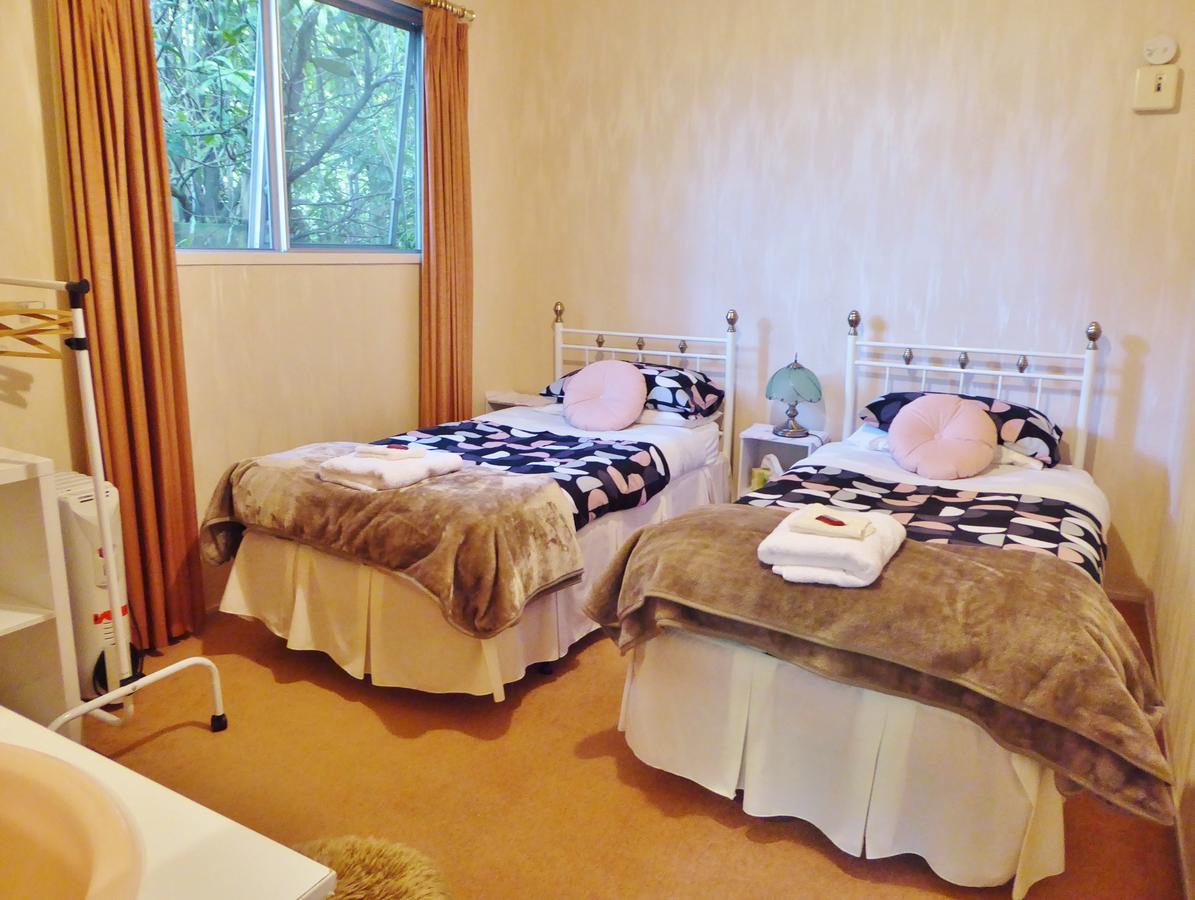 Mount Tutu Eco-Sanctuary Bed and Breakfast Ohauiti Rum bild