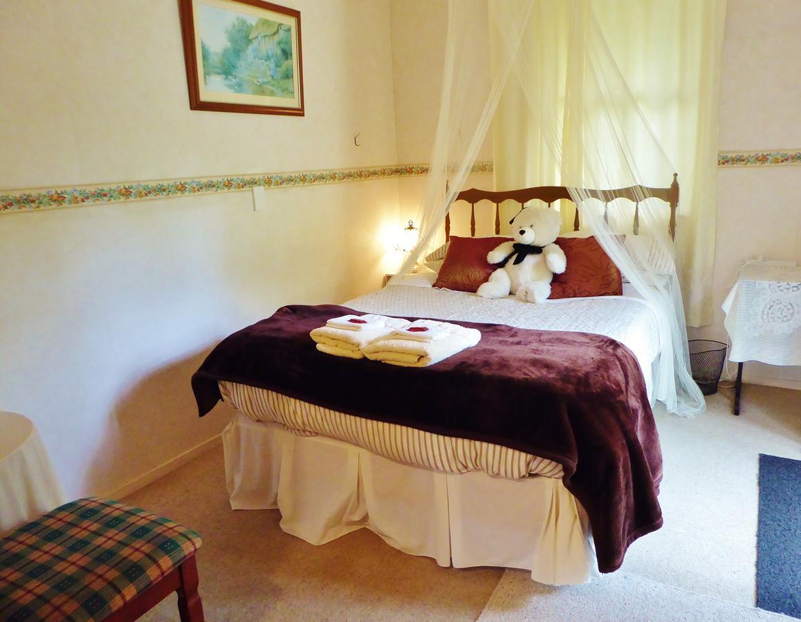 Mount Tutu Eco-Sanctuary Bed and Breakfast Ohauiti Rum bild